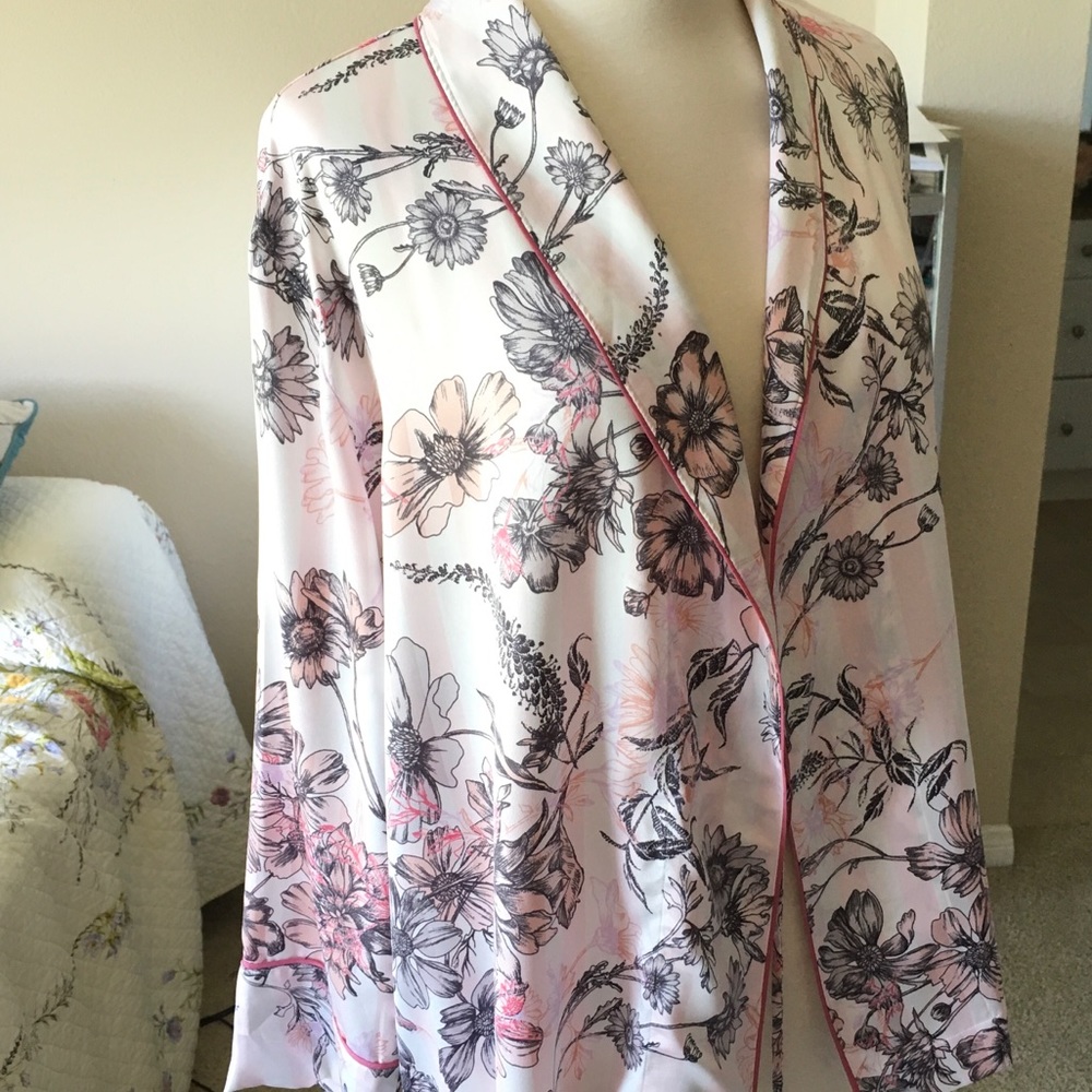 Victoria Secret Floral Robe Top - Medium - Picture 2 of 6